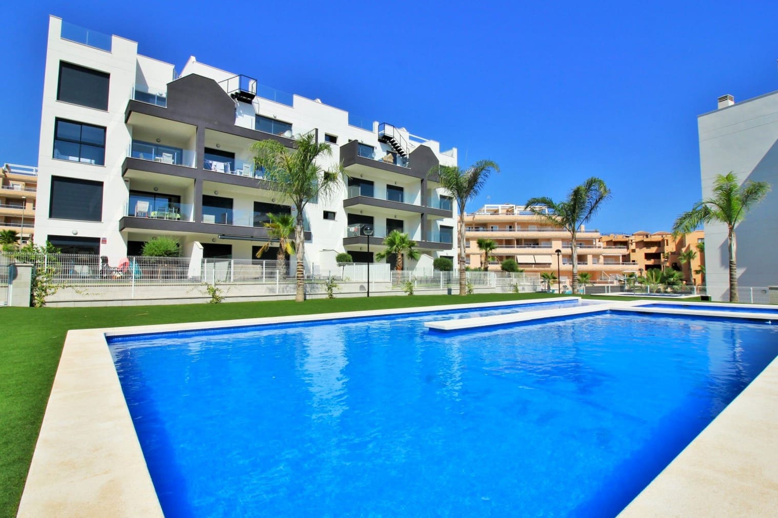 2 Zimmer Apartment zu verkaufen in Villamartin mit Pool Garage - 229.950 € (Ref: 10067256)