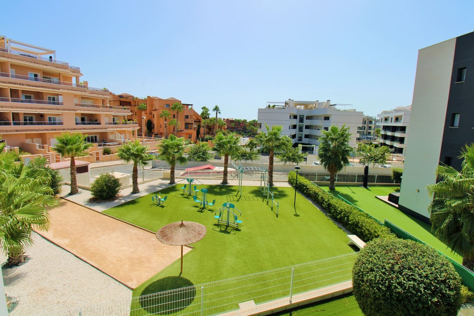 2 Zimmer Apartment zu verkaufen in Villamartin mit Pool Garage - 229.950 € (Ref: 10067256)