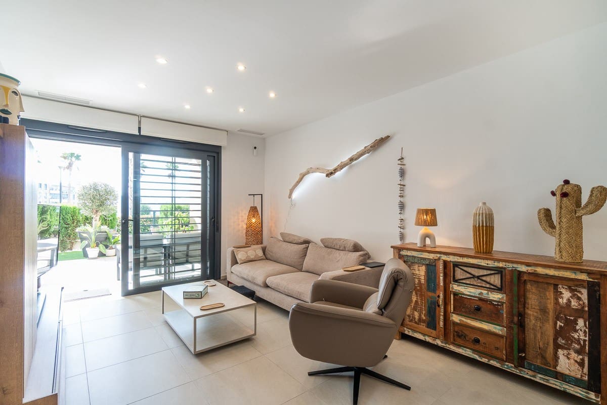 3 soverom Leilighet til salgs i Playa Flamenca med svømmebasseng garasje - € 450 000 (Ref: 10067257)