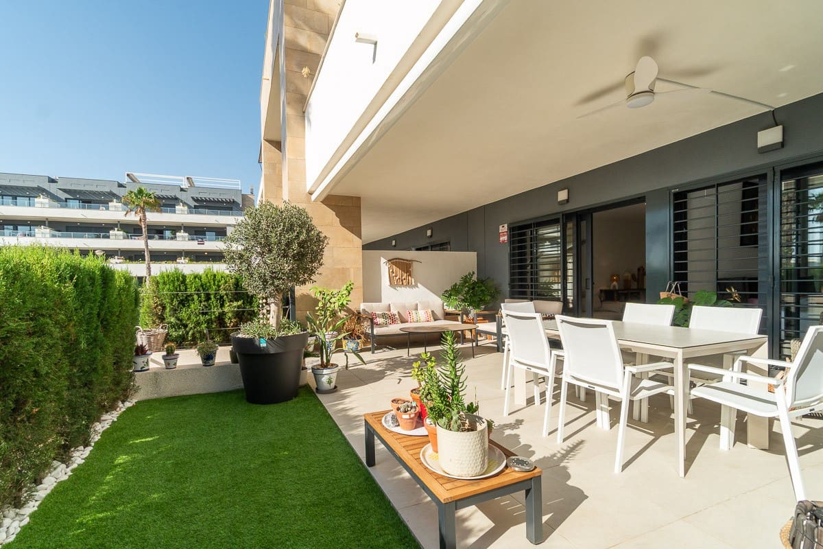 3 soverom Leilighet til salgs i Playa Flamenca med svømmebasseng garasje - € 450 000 (Ref: 10067257)
