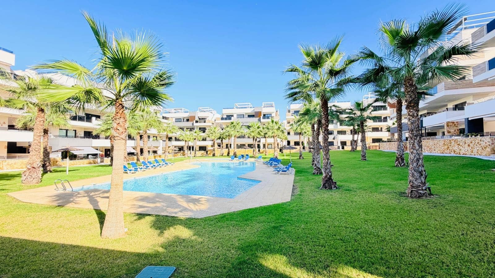 2 bedroom Apartment for sale in Los Altos with pool garage - € 287,500 (Ref: 10067260)