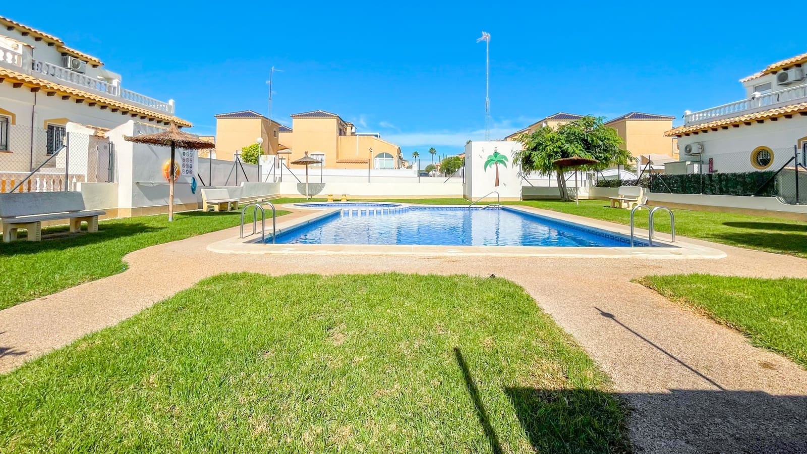 3 soverom Hus til salgs i Orihuela Costa med svømmebasseng - € 268 800 (Ref: 10067267)