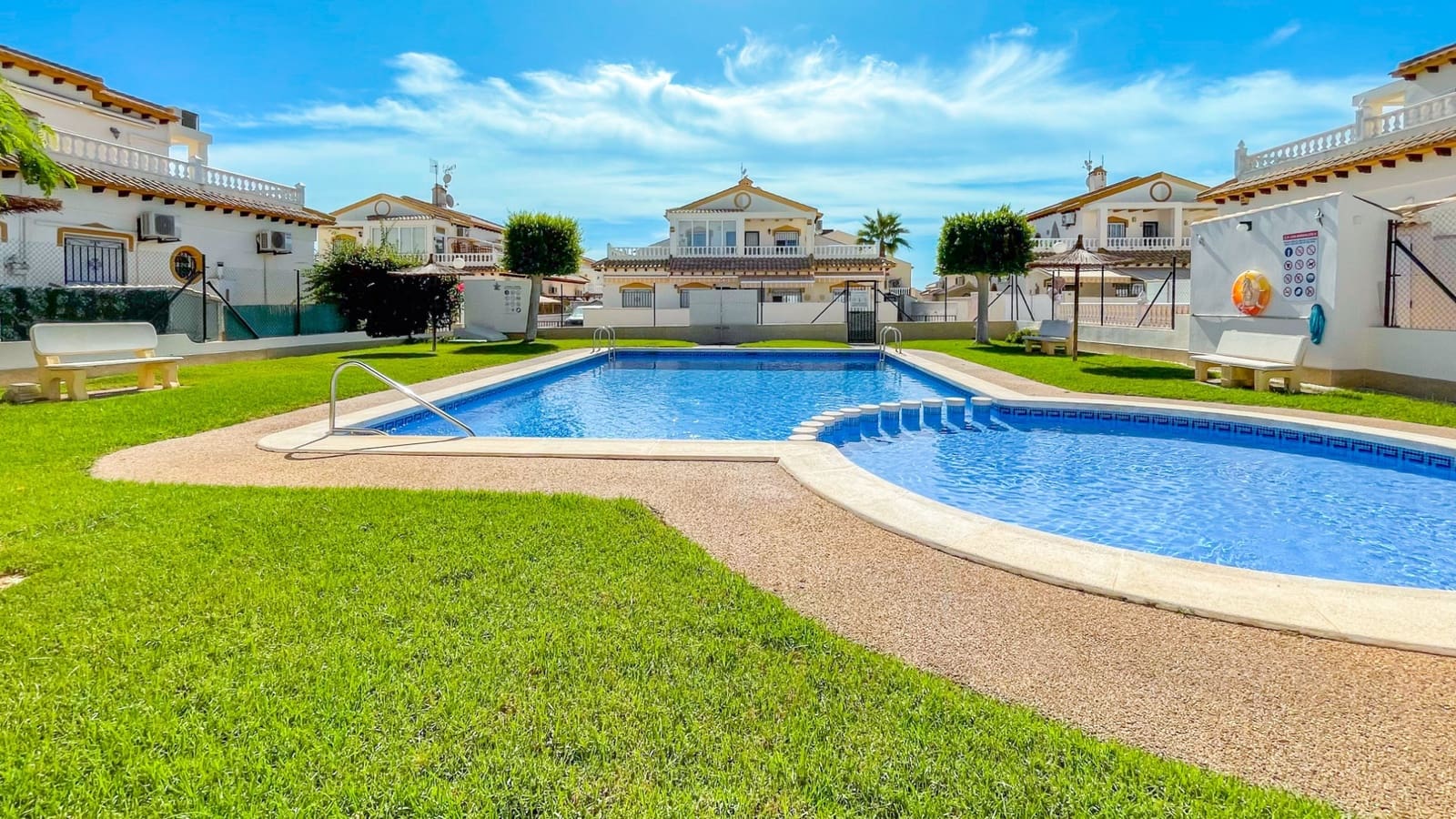 3 soverom Hus til salgs i Orihuela Costa med svømmebasseng - € 268 800 (Ref: 10067267)