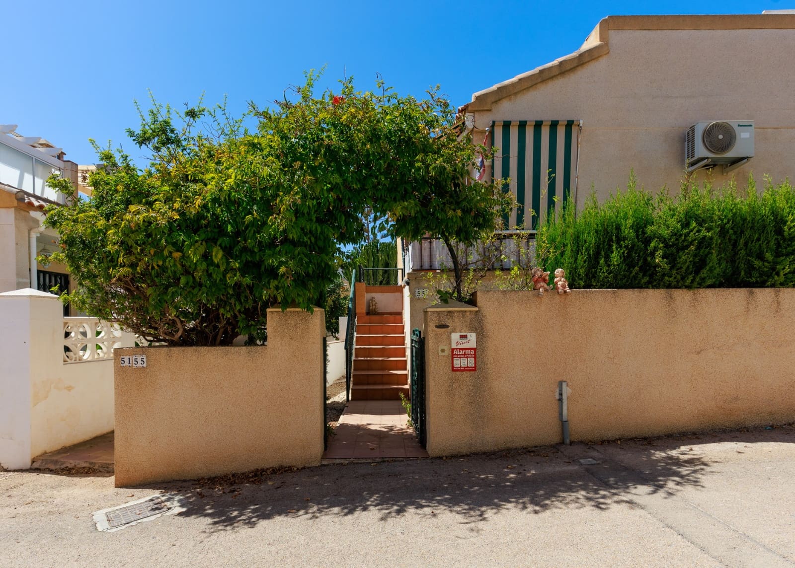 2 quarto Casa em Banda para venda em Villamartin com piscina garagem - 145 000 € (Ref: 10070430)