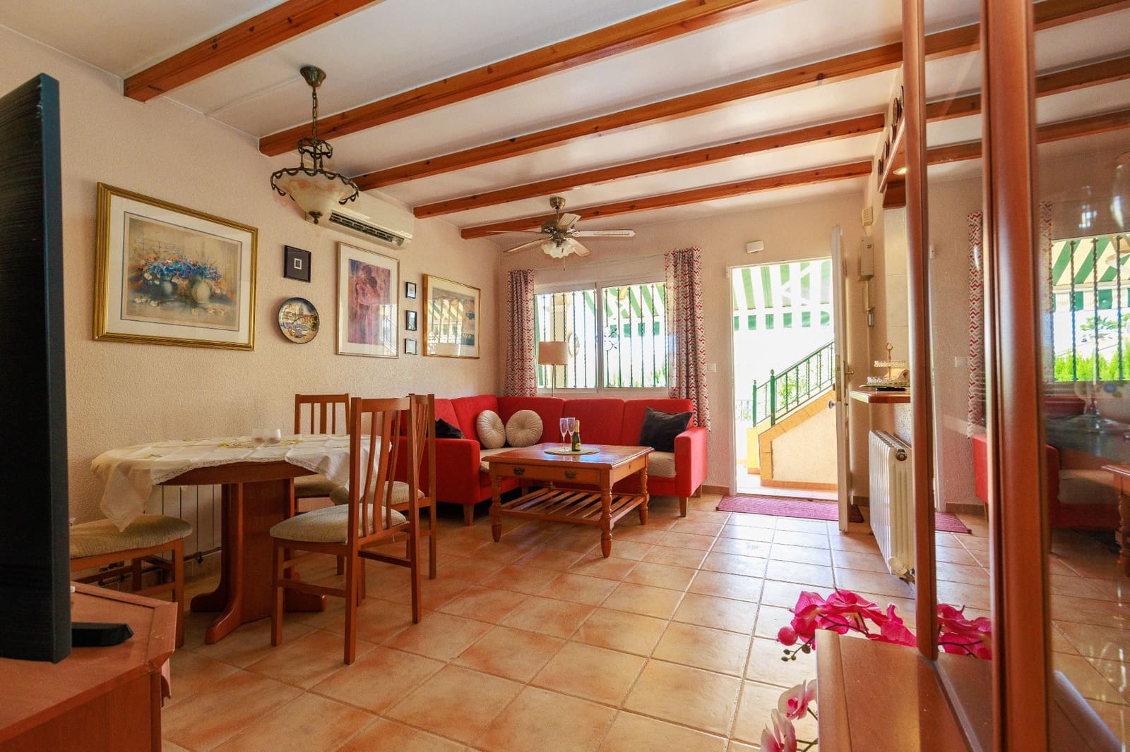2 quarto Casa em Banda para venda em Villamartin com piscina garagem - 145 000 € (Ref: 10070430)