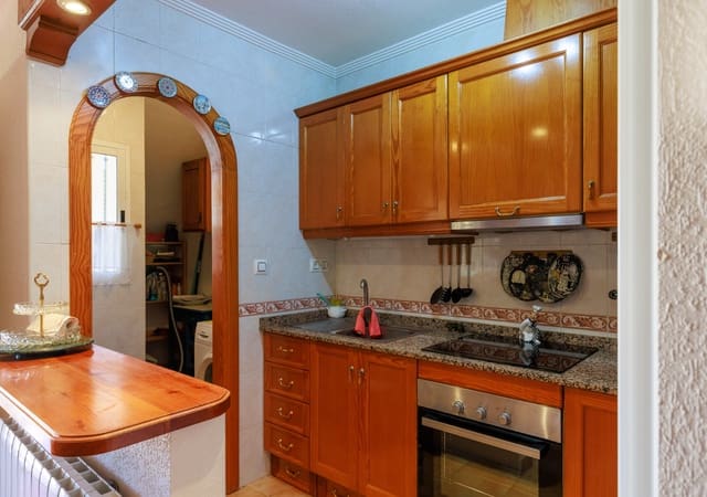 2 quarto Casa em Banda para venda em Villamartin, Orihuela com piscina garagem - 145 000 € (Ref: 10070430)