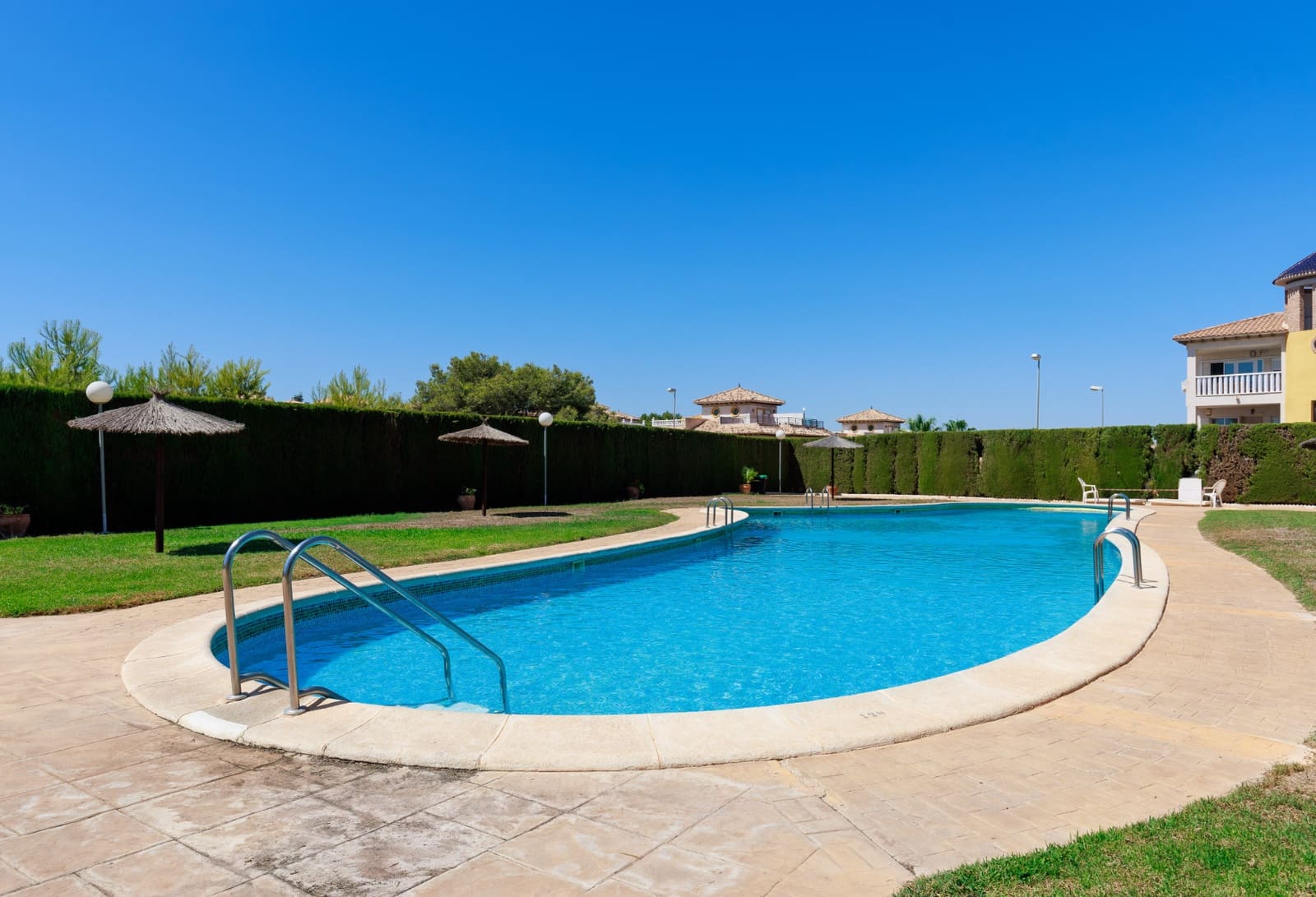2 quarto Casa em Banda para venda em Villamartin com piscina garagem - 145 000 € (Ref: 10070430)