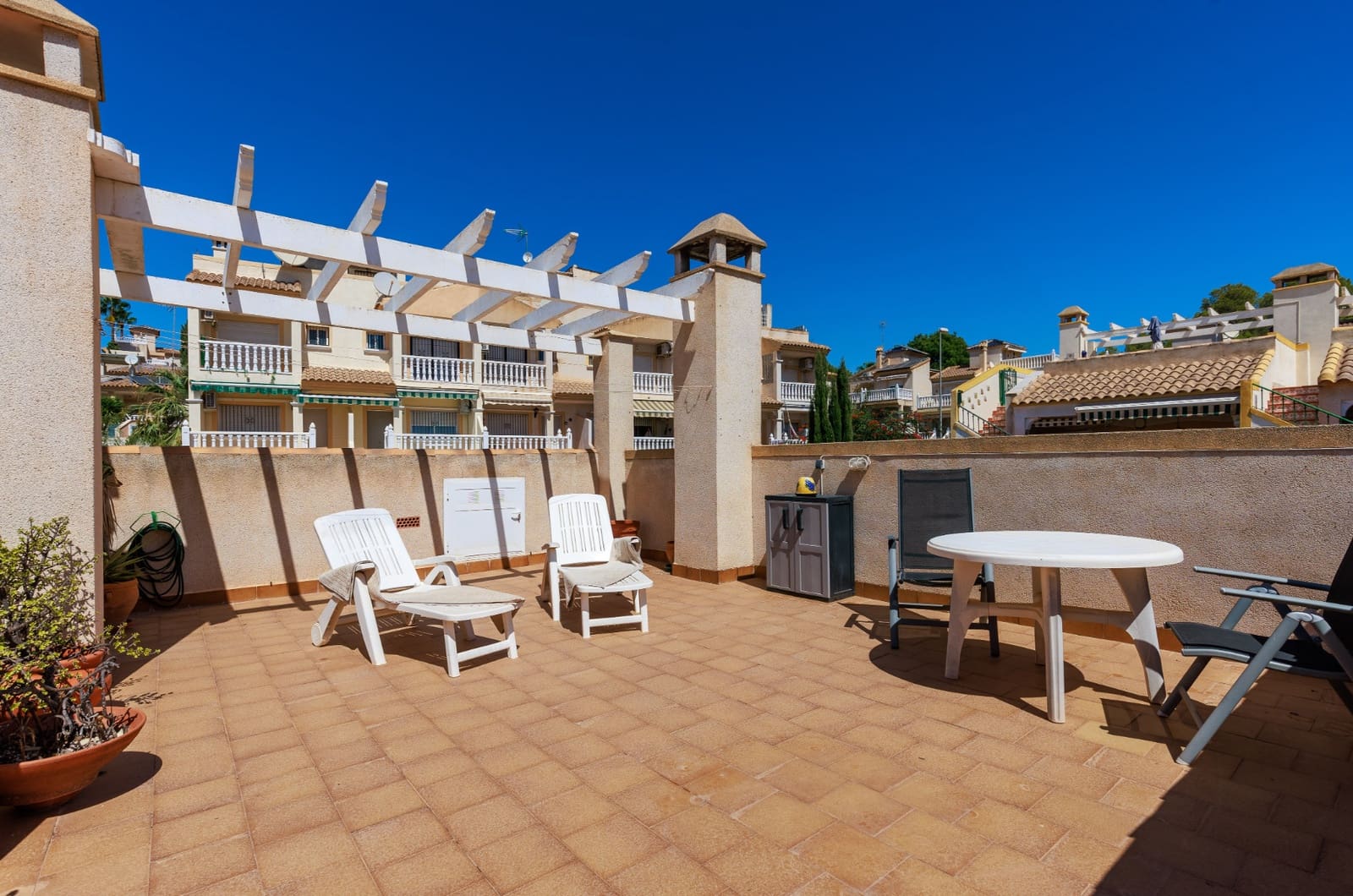 2 quarto Casa em Banda para venda em Villamartin com piscina garagem - 145 000 € (Ref: 10070430)