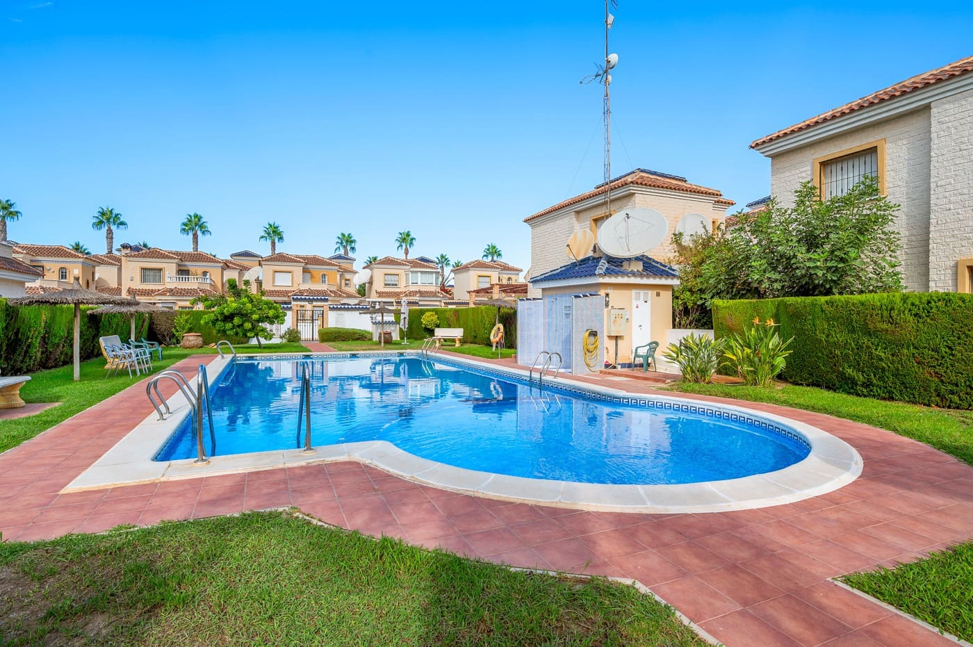 3 Zimmer Villa zu verkaufen in Guardamar del Segura mit Pool Garage - 290.000 € (Ref: 10070434)