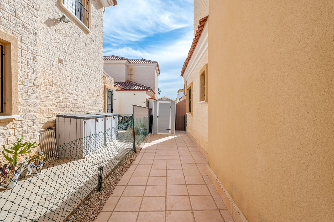 3 Zimmer Villa zu verkaufen in Guardamar del Segura mit Pool Garage - 290.000 € (Ref: 10070434)