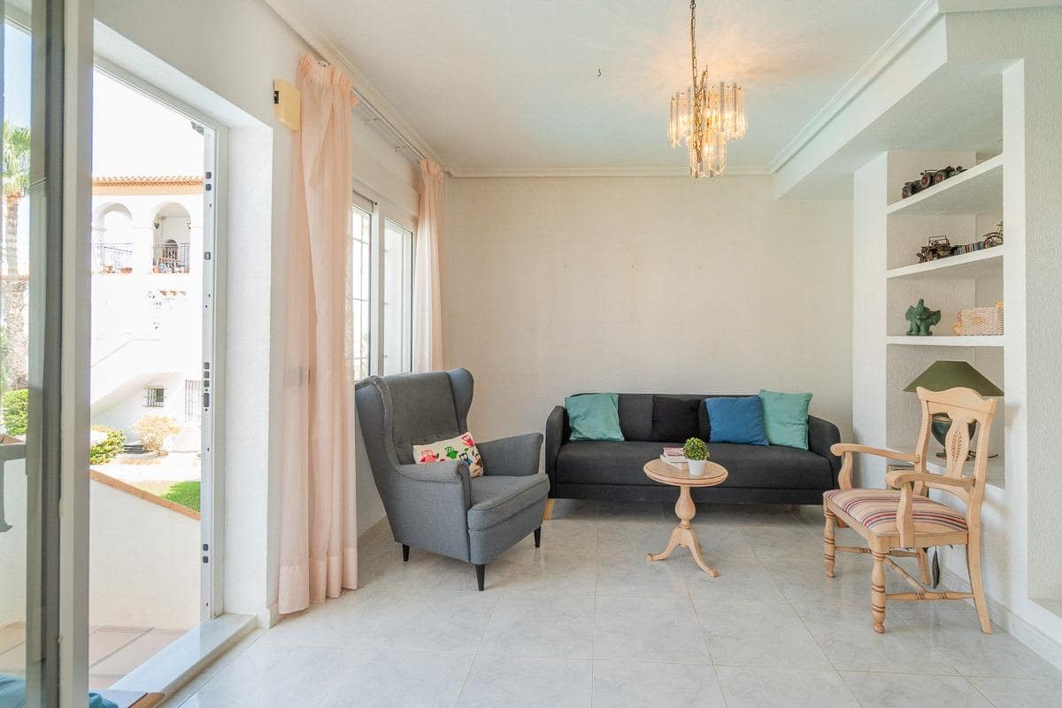 Apartamento de 2 habitaciones en Playa Flamenca en venta con piscina - 239.000 € (Ref: 10077748)