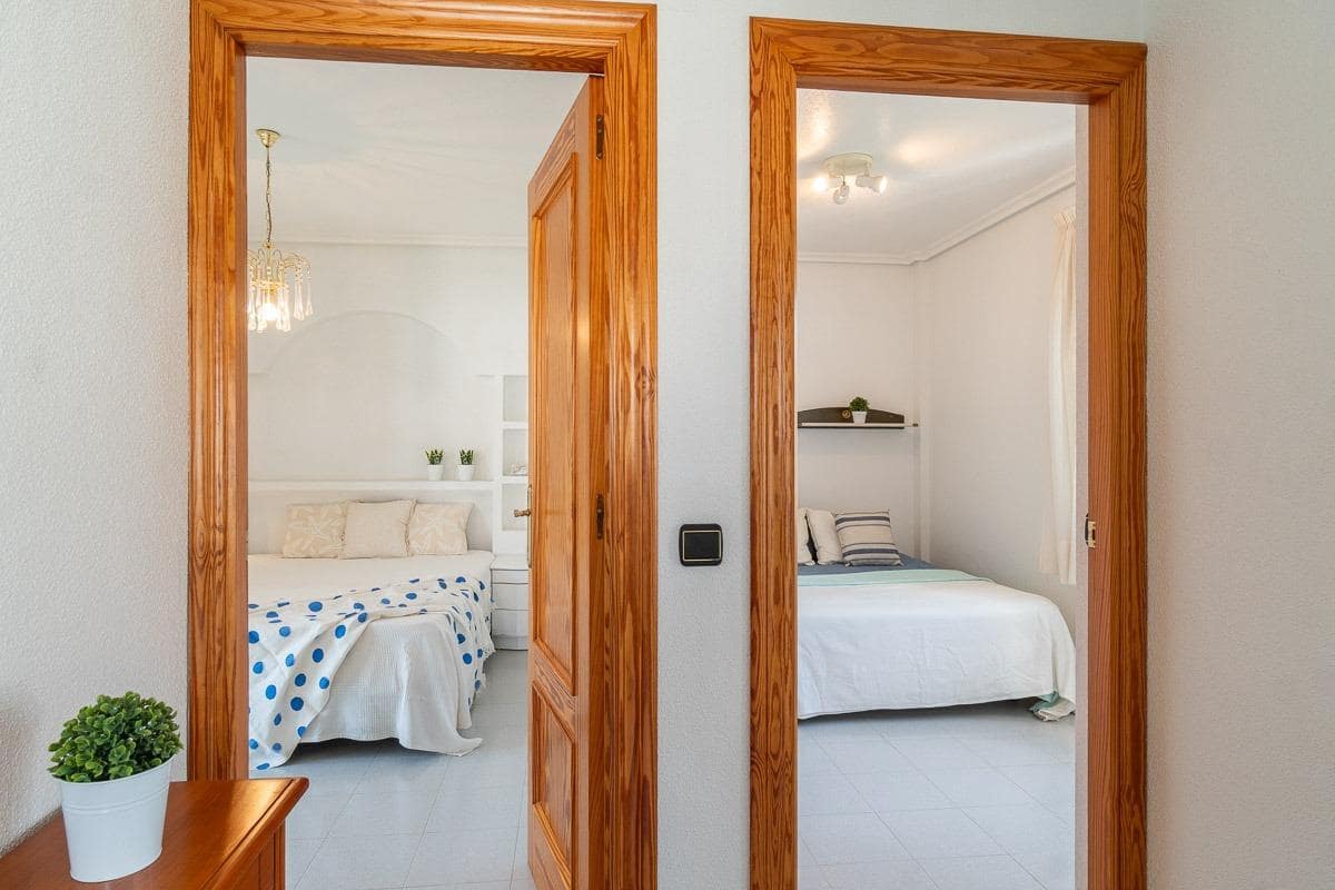 Apartamento de 2 habitaciones en Playa Flamenca en venta con piscina - 239.000 € (Ref: 10077748)