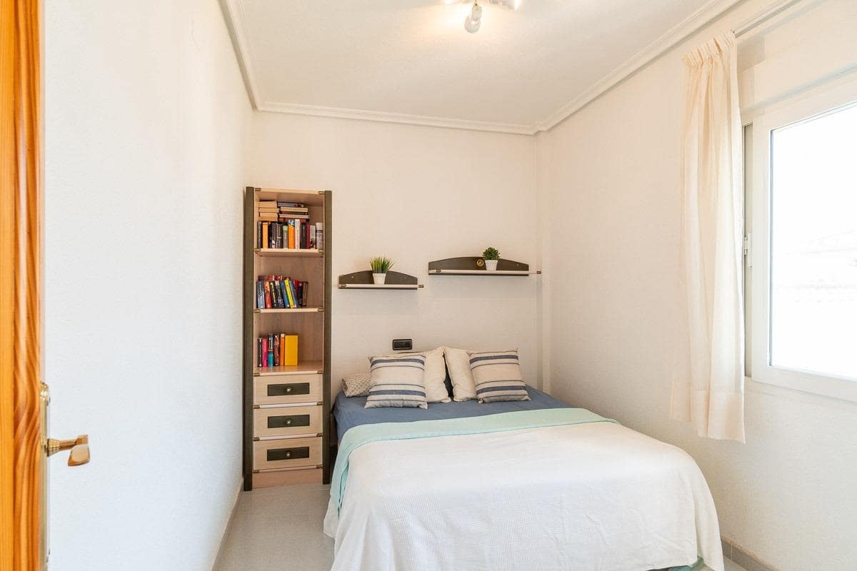 Apartamento de 2 habitaciones en Playa Flamenca en venta con piscina - 239.000 € (Ref: 10077748)