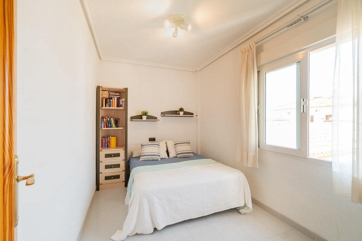 Apartamento de 2 habitaciones en Playa Flamenca en venta con piscina - 239.000 € (Ref: 10077748)