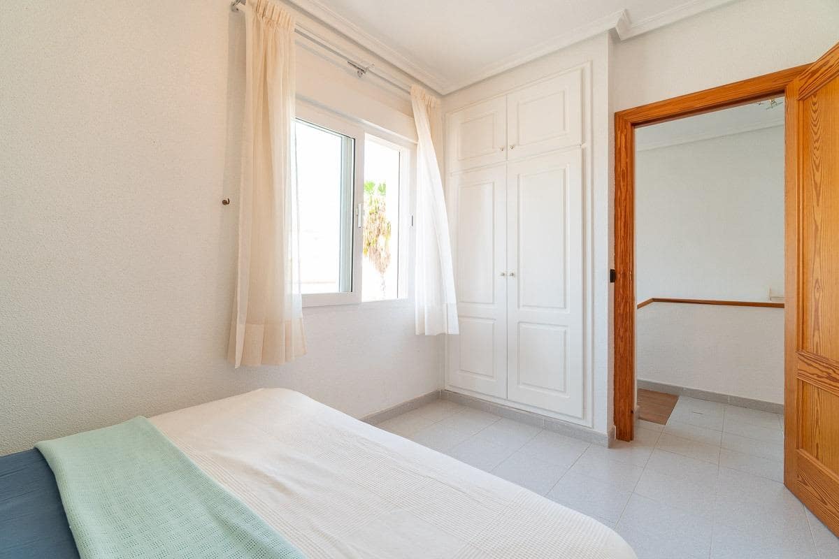 Apartamento de 2 habitaciones en Playa Flamenca en venta con piscina - 239.000 € (Ref: 10077748)