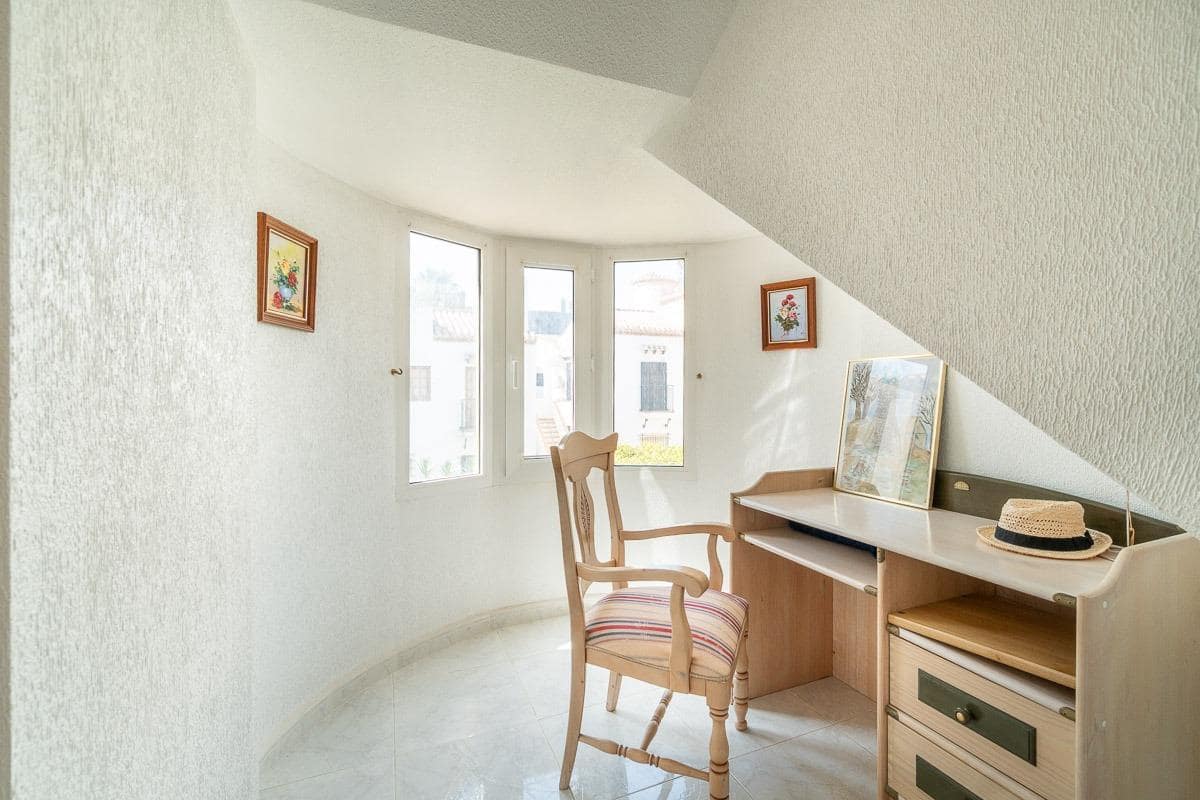 Apartamento de 2 habitaciones en Playa Flamenca en venta con piscina - 239.000 € (Ref: 10077748)