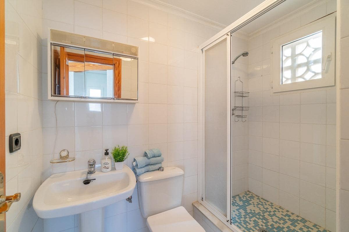 Apartamento de 2 habitaciones en Playa Flamenca en venta con piscina - 239.000 € (Ref: 10077748)