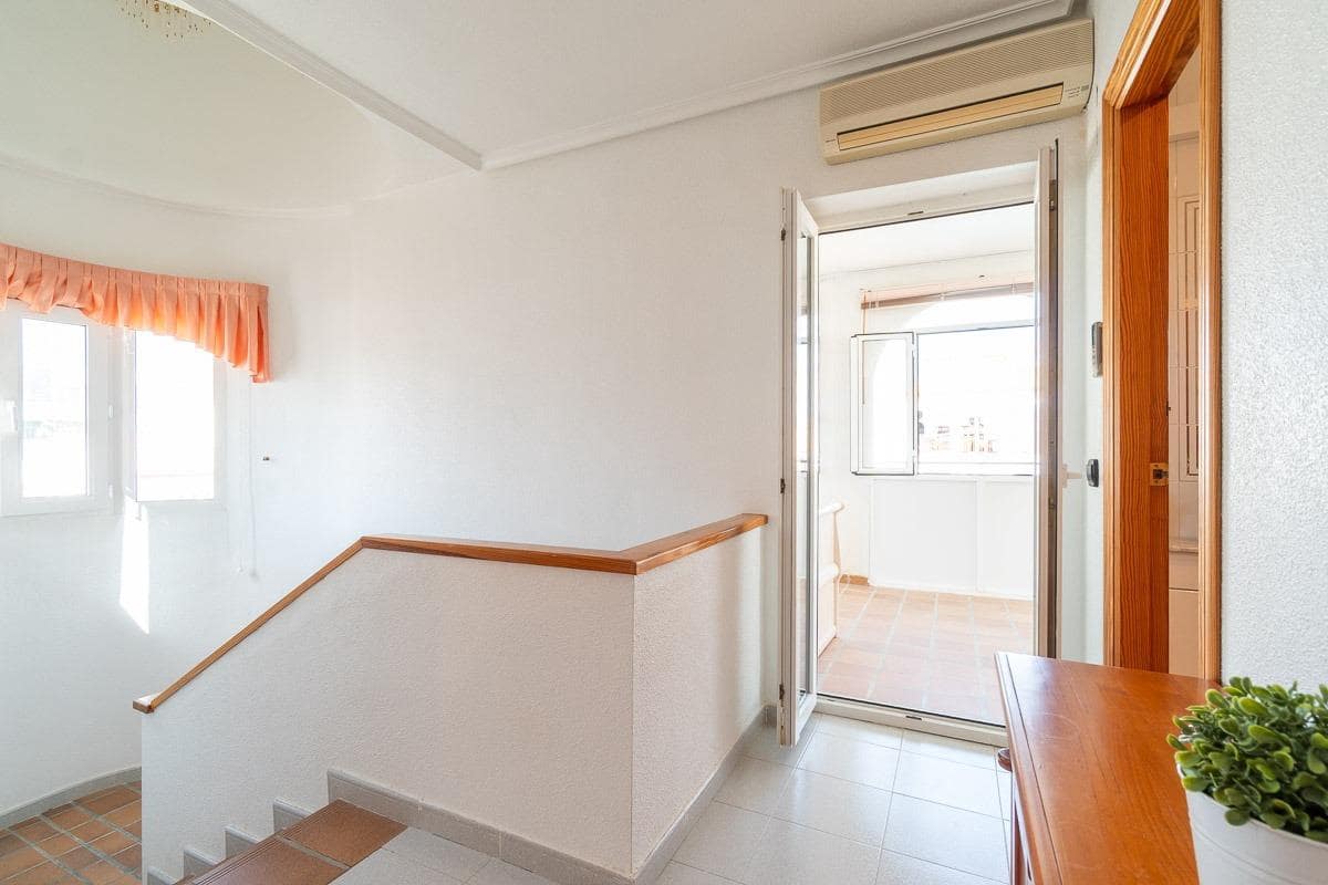 Apartamento de 2 habitaciones en Playa Flamenca en venta con piscina - 239.000 € (Ref: 10077748)