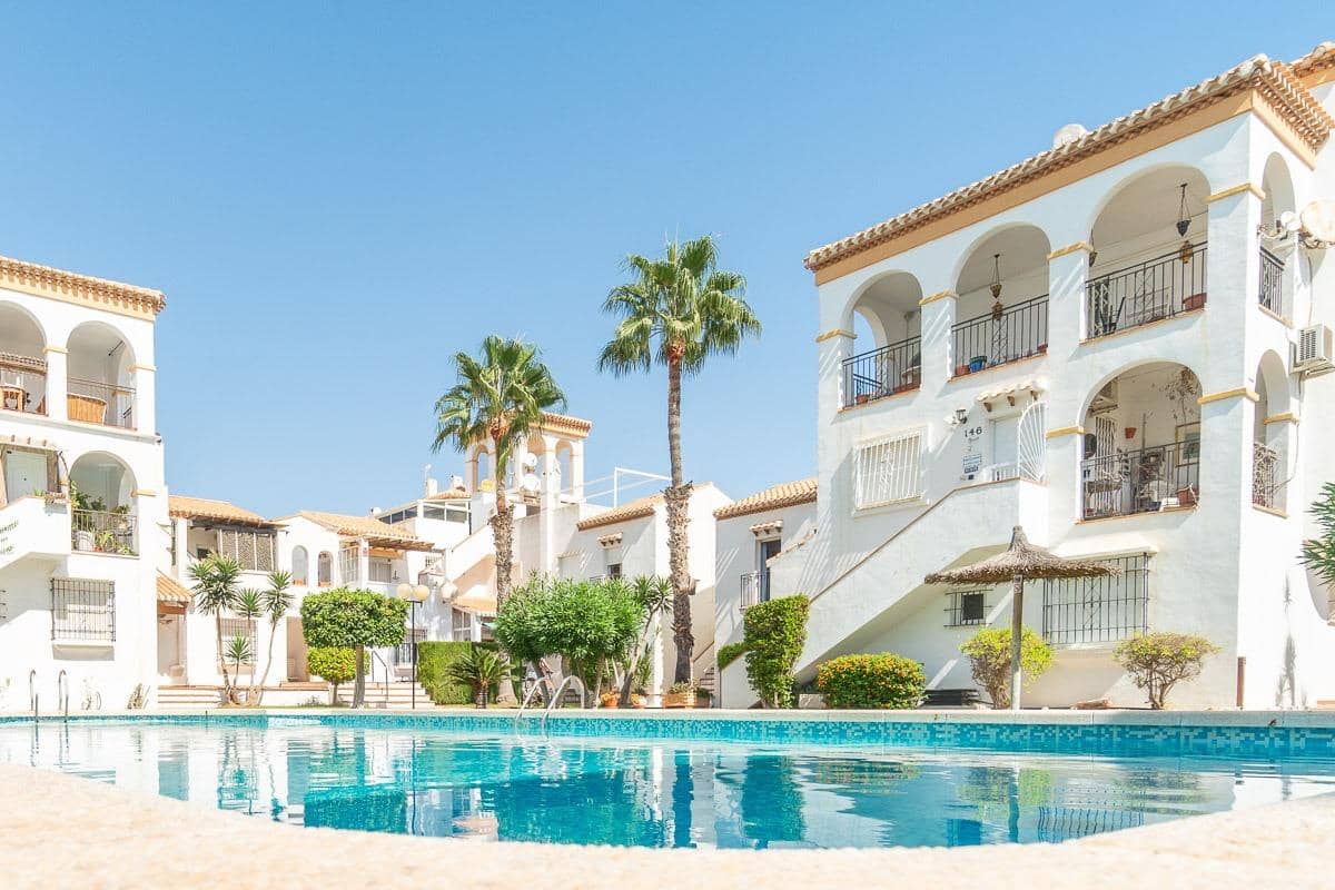 Apartamento de 2 habitaciones en Playa Flamenca en venta con piscina - 239.000 € (Ref: 10077748)