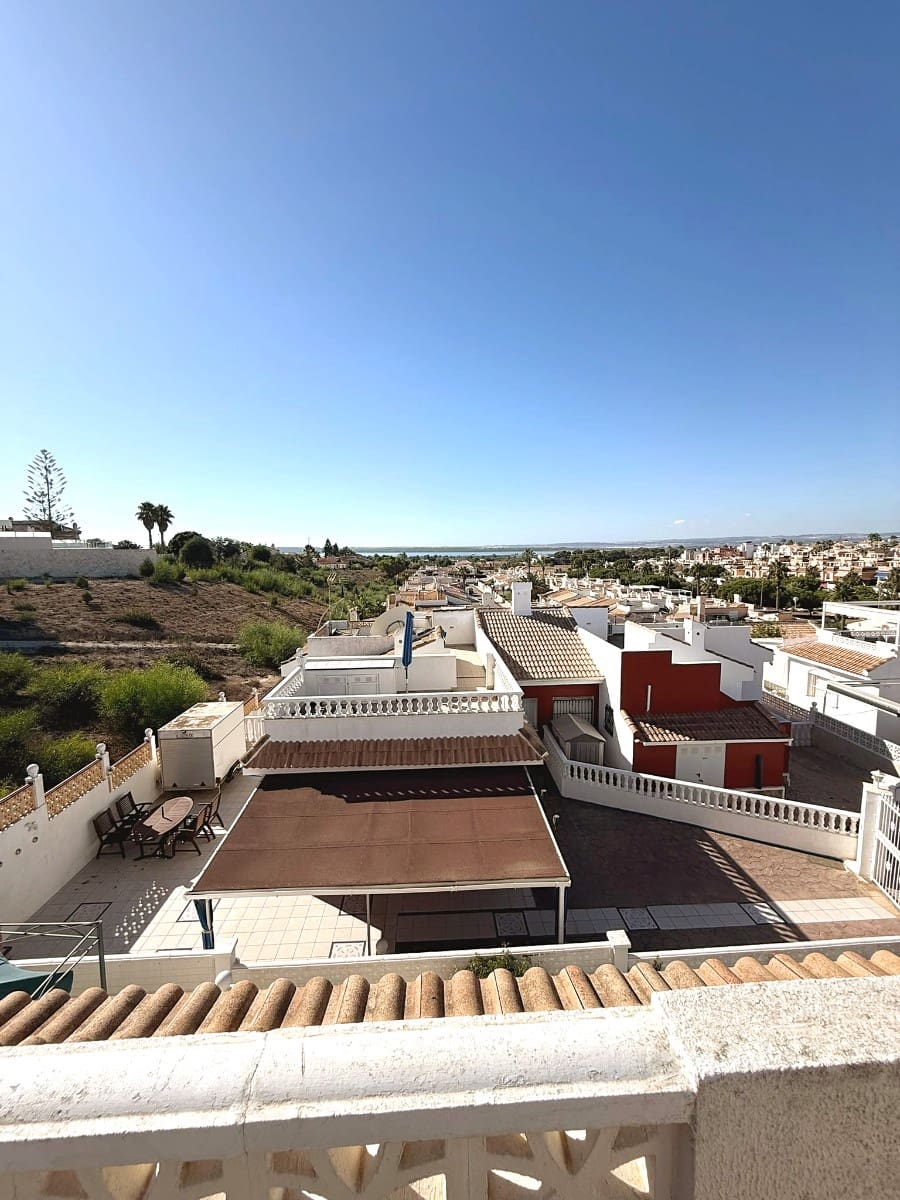 2 soverom Hus til salgs i Ciudad Quesada med svømmebasseng garasje - € 219 000 (Ref: 10077752)