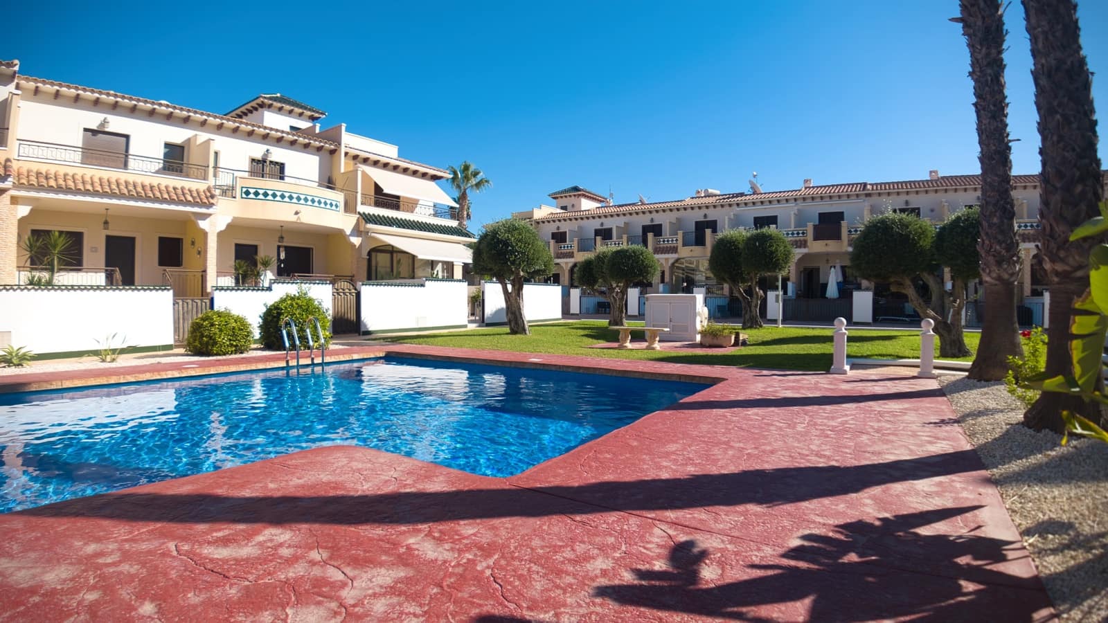 2 bedroom Townhouse for sale in Dona Pepa with pool garage - € 185,000 (Ref: 10080583)