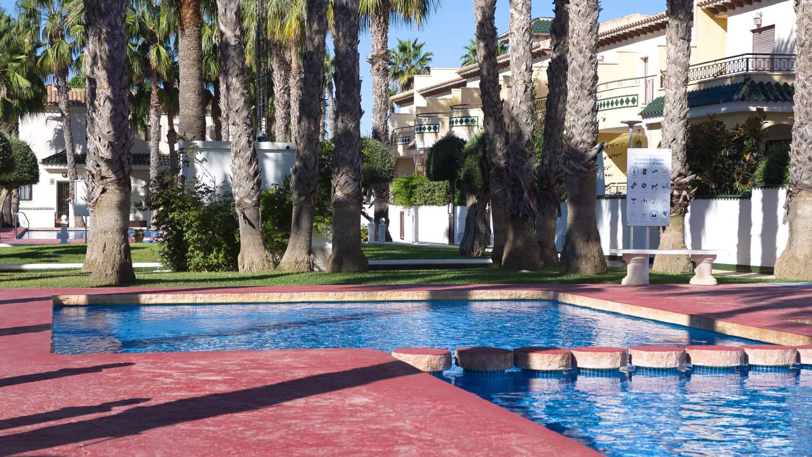 2 bedroom Townhouse for sale in Dona Pepa with pool garage - € 185,000 (Ref: 10080583)
