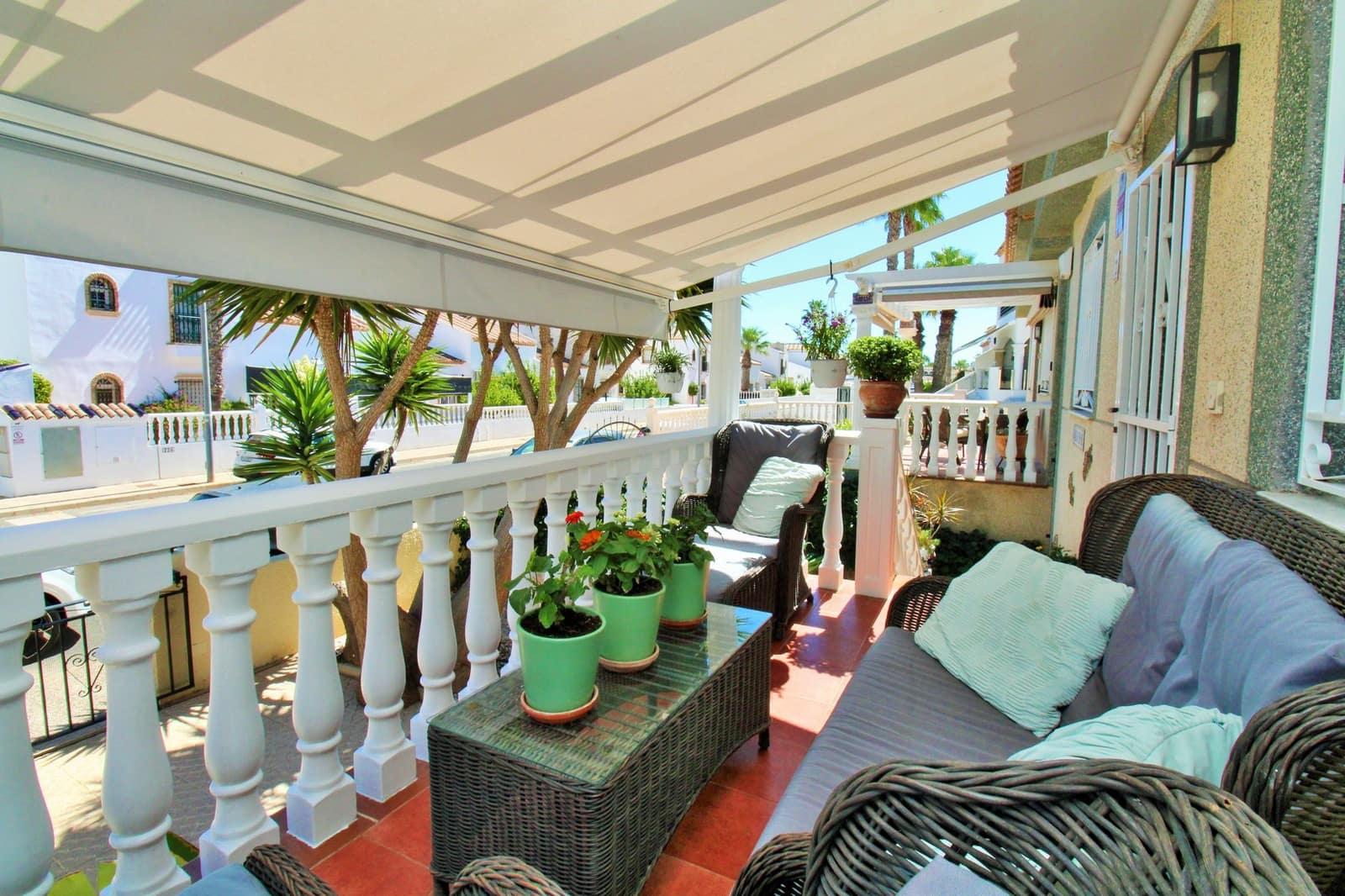 4 Zimmer Villa zu verkaufen in Villamartin mit Pool - 419.000 € (Ref: 10085715)