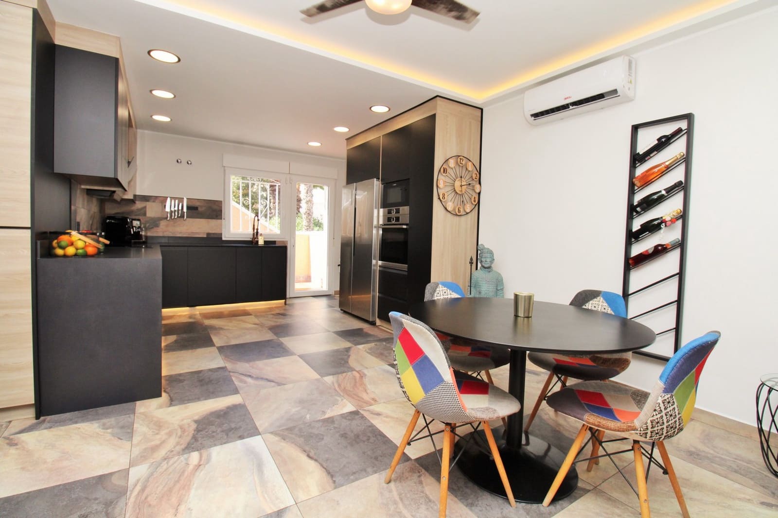 4 Zimmer Villa zu verkaufen in Villamartin mit Pool - 419.000 € (Ref: 10085715)
