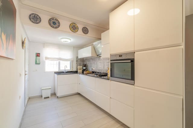 4 quarto Moradia para venda em Los Balcones com piscina garagem - 369 000 € (Ref: 10097589)