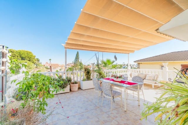 4 quarto Moradia para venda em Los Balcones com piscina garagem - 369 000 € (Ref: 10097589)