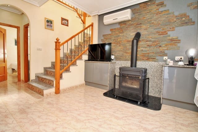 3 soverom Hus til salgs i Villamartin, Orihuela med svømmebasseng garasje - € 229 950 (Ref: 10109062)