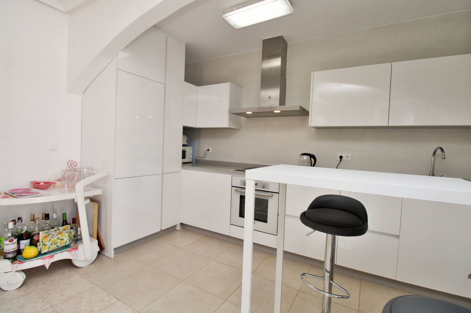 4 makuuhuone Huvila myytävänä paikassa Villamartin mukana uima-altaan 
autotalli - 379 995 € (Ref: 10109063)