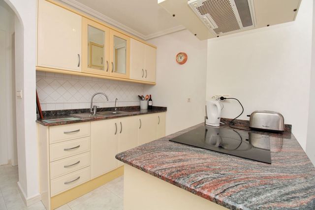2 makuuhuone Huoneisto myytävänä paikassa Villamartin, Orihuela mukana uima-altaan - 194 950 € (Ref: 10109069)