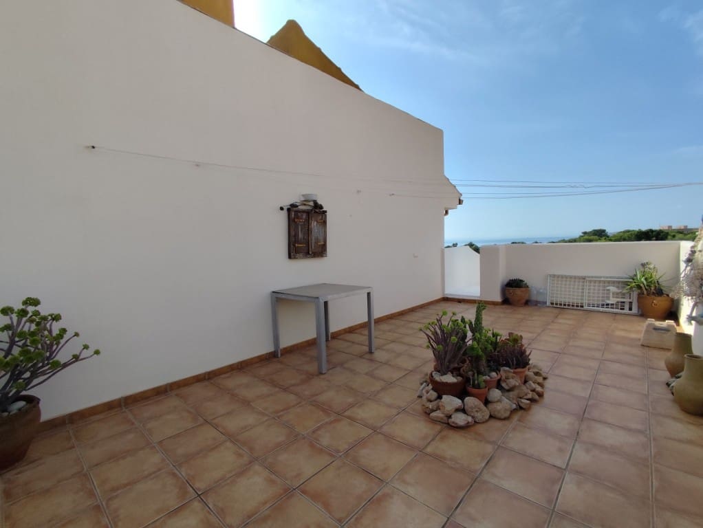 2 bedroom Apartment for sale in Punta Prima with pool garage - € 299,900 (Ref: 10110928)