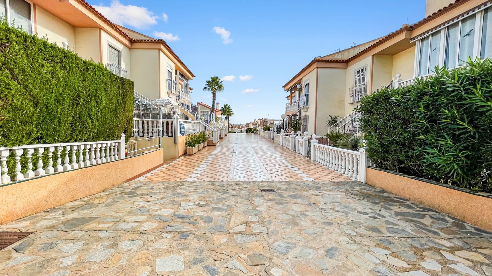 2 bedroom Apartment for sale in Los Altos with pool - € 175,000 (Ref: 10131365)