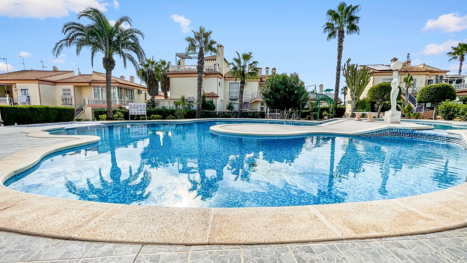 2 bedroom Apartment for sale in Los Altos with pool - € 175,000 (Ref: 10131365)