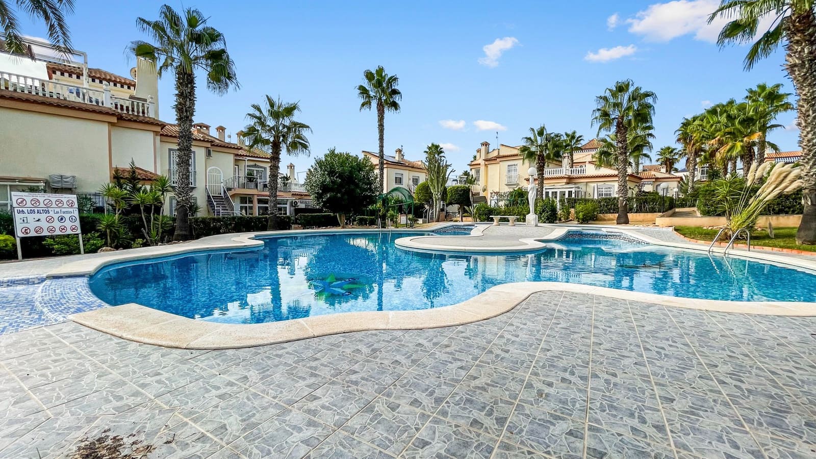 2 bedroom Apartment for sale in Los Altos with pool - € 175,000 (Ref: 10131365)
