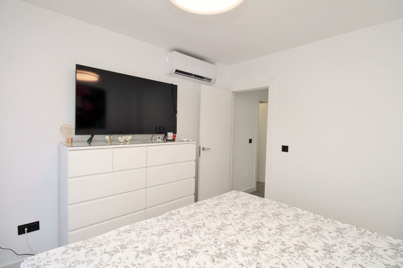 3 makuuhuone Huvila myytävänä paikassa Mil Palmeras mukana uima-altaan - 395 000 € (Ref: 10132669)