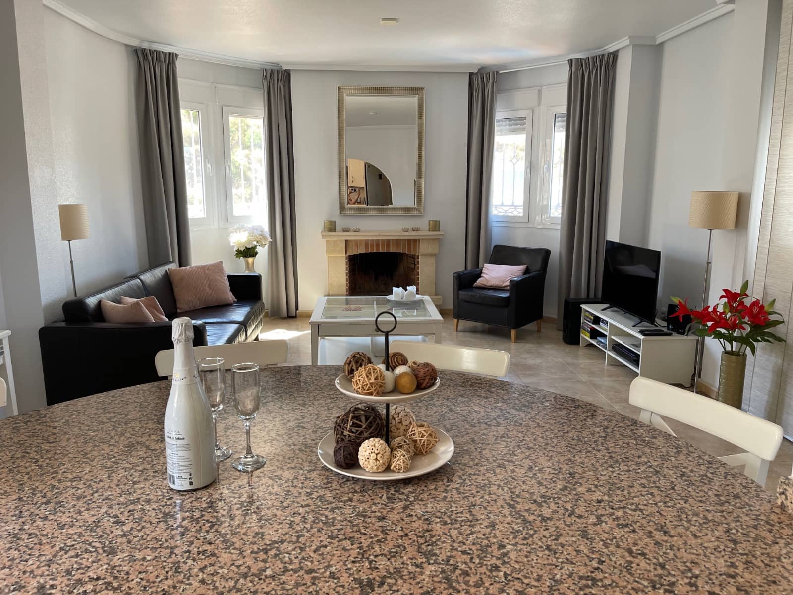Chalet de 2 habitaciones en La Marquesa en venta con piscina - 284.950 € (Ref: 10148424)