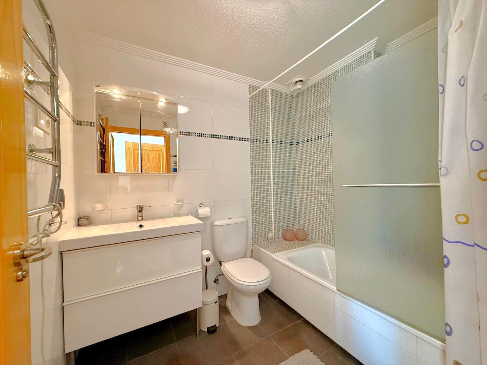 2 slaapkamer Appartement te koop in Villamartin met zwembad garage - € 279.000 (Ref: 10148430)