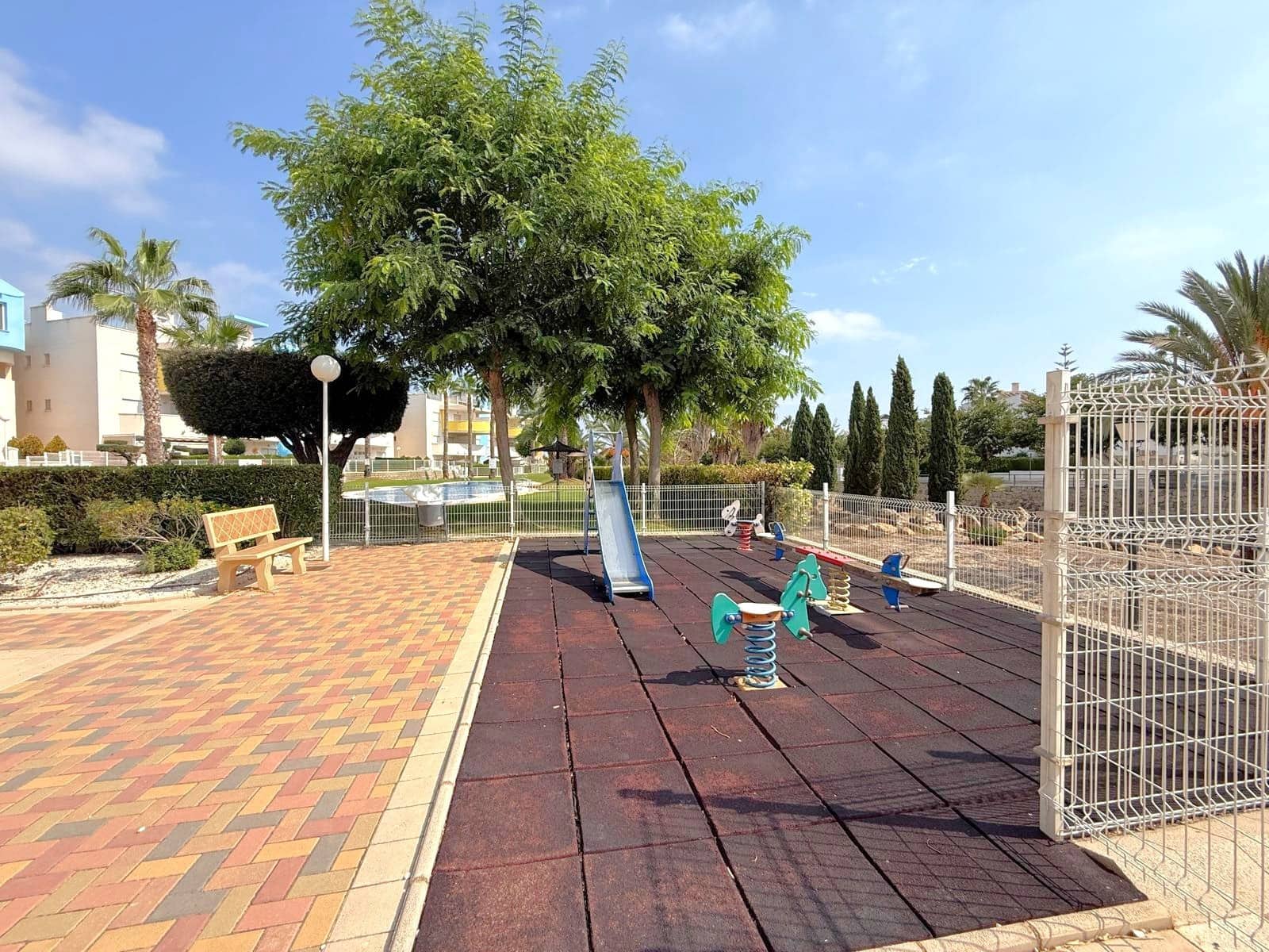 2 slaapkamer Appartement te koop in Villamartin met zwembad garage - € 279.000 (Ref: 10148430)