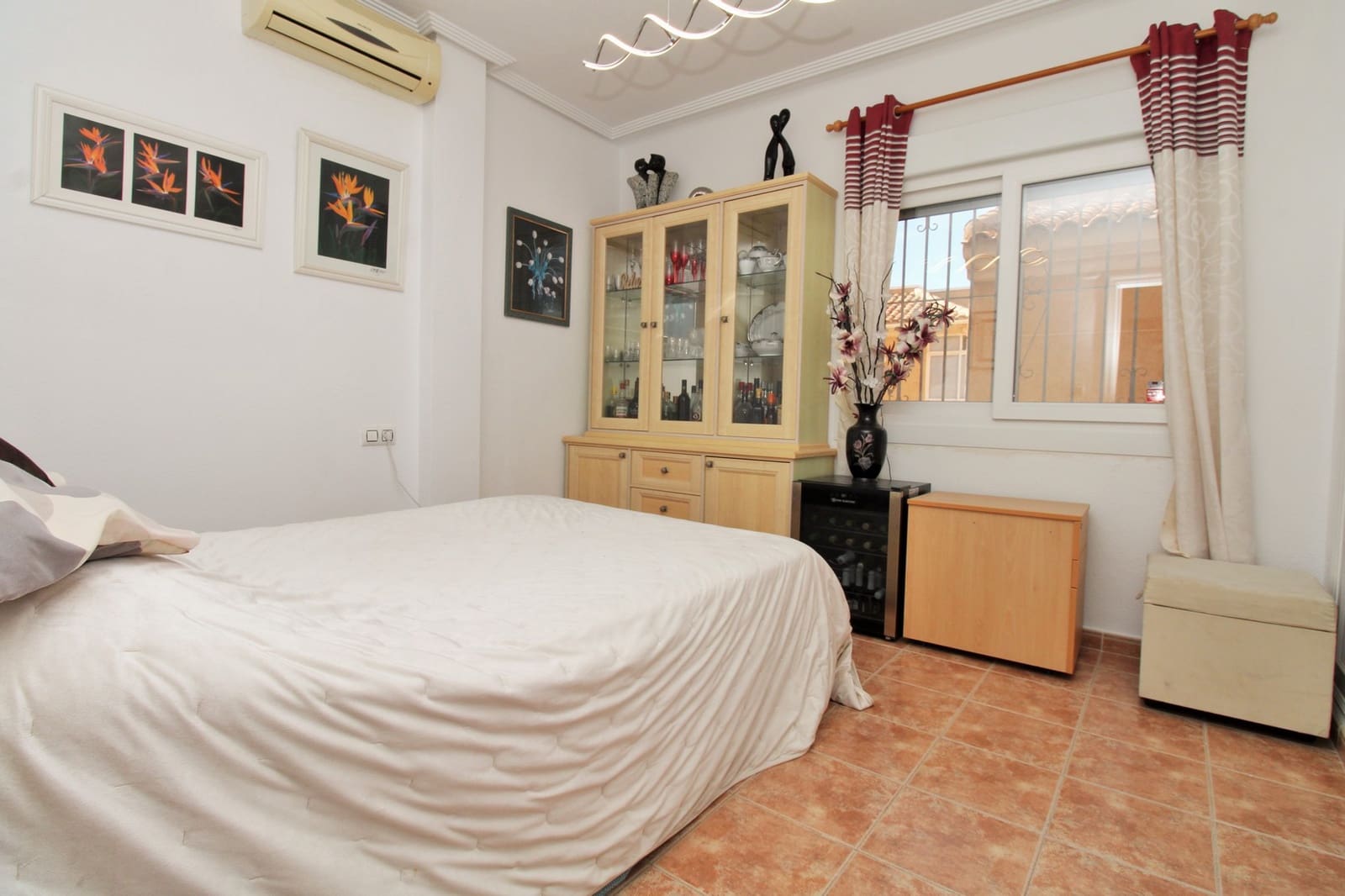 3 sovrum Villa till salu i Villamartin med pool garage - 299 950 € (Ref: 10150309)