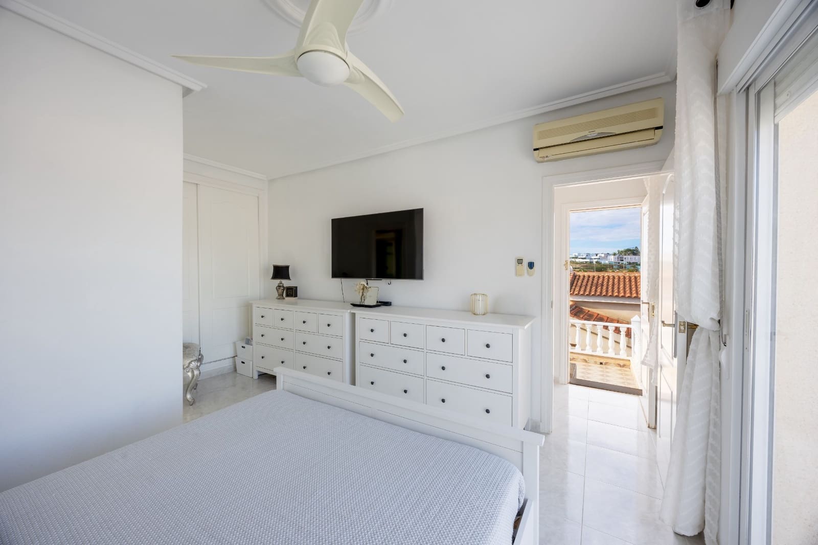 4 slaapkamer Villa te koop in Benijofar met zwembad - € 379.950 (Ref: 10150311)