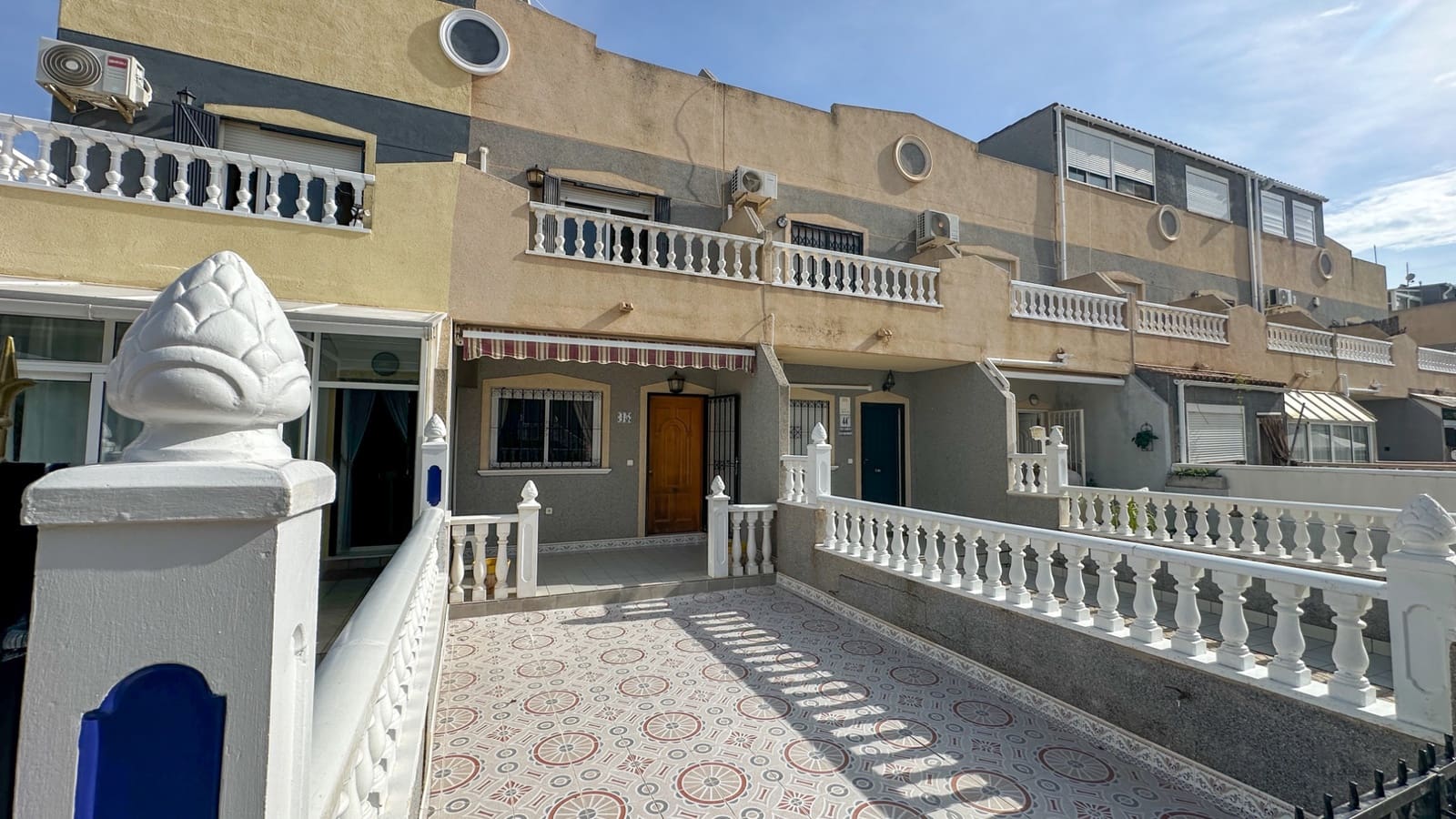 2 sypialnia Dom na sprzedaż w Playa Flamenca z basenem garażem - 180 000 € (Ref: 10153331)
