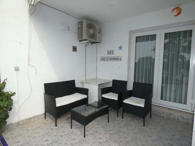 2 sovrum Hus till salu i Los Balcones med pool - 155 000 € (Ref: 10153332)