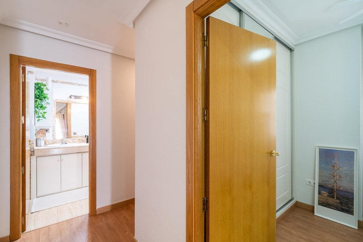 3 sovrum Lägenhet till salu i Torrevieja - 239 500 € (Ref: 10161157)