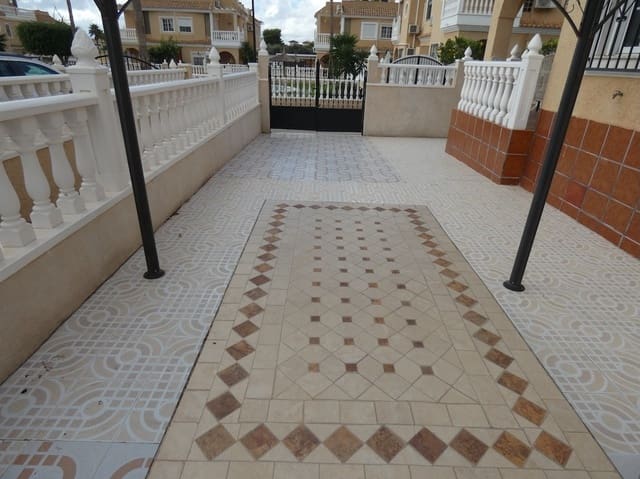 3 chambre Maison de Ville à vendre à Cabo Roig, Orihuela avec piscine - 249 995 € (Ref: 10164776)