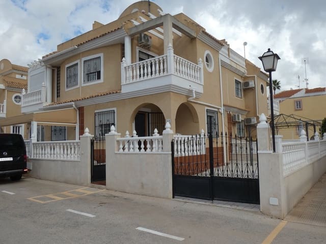 3 chambre Maison de Ville à vendre à Cabo Roig, Orihuela avec piscine - 249 995 € (Ref: 10164776)