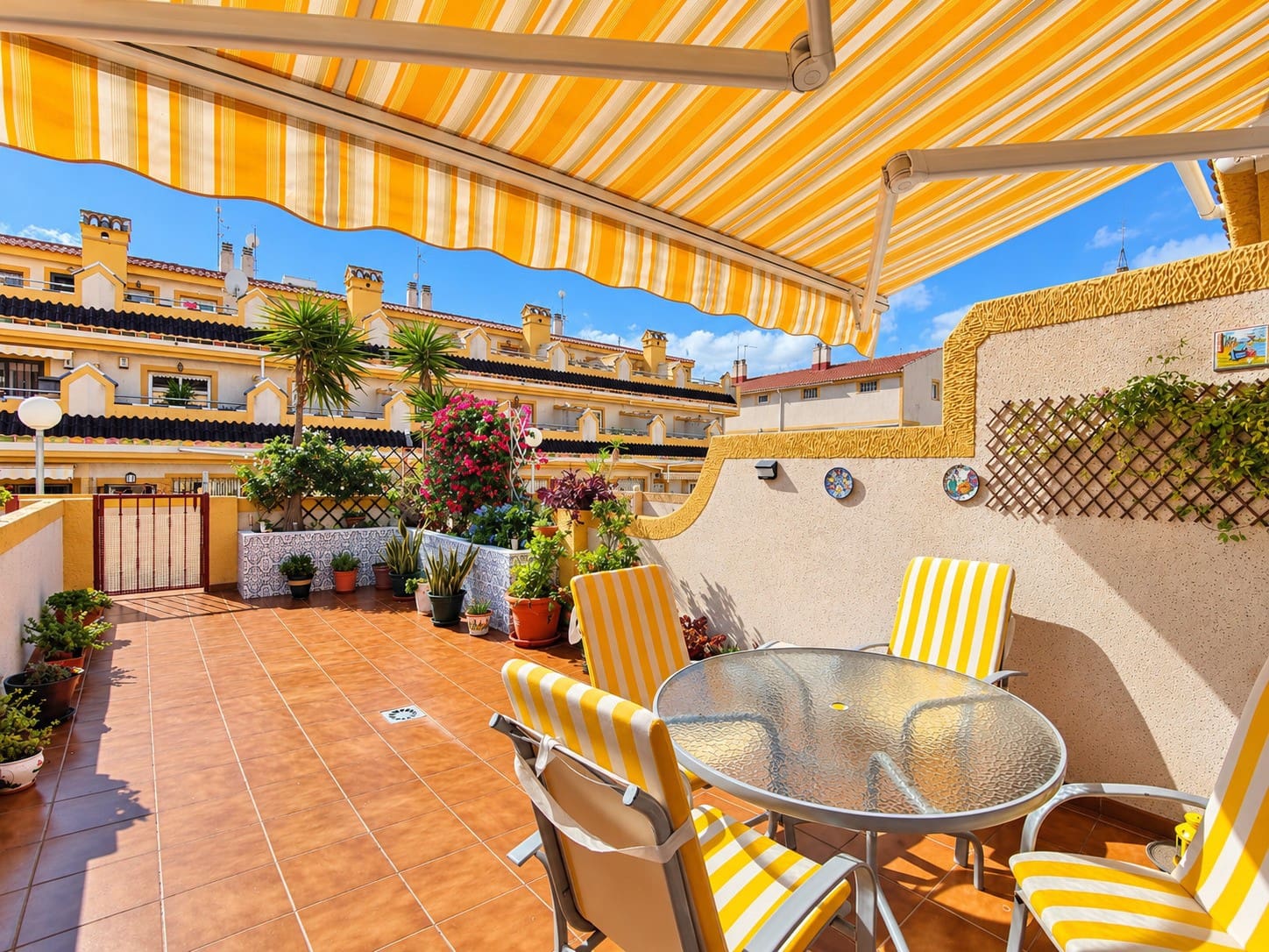 3 bedroom Townhouse for sale in La Florida with pool garage - € 197,950 (Ref: 10164778)