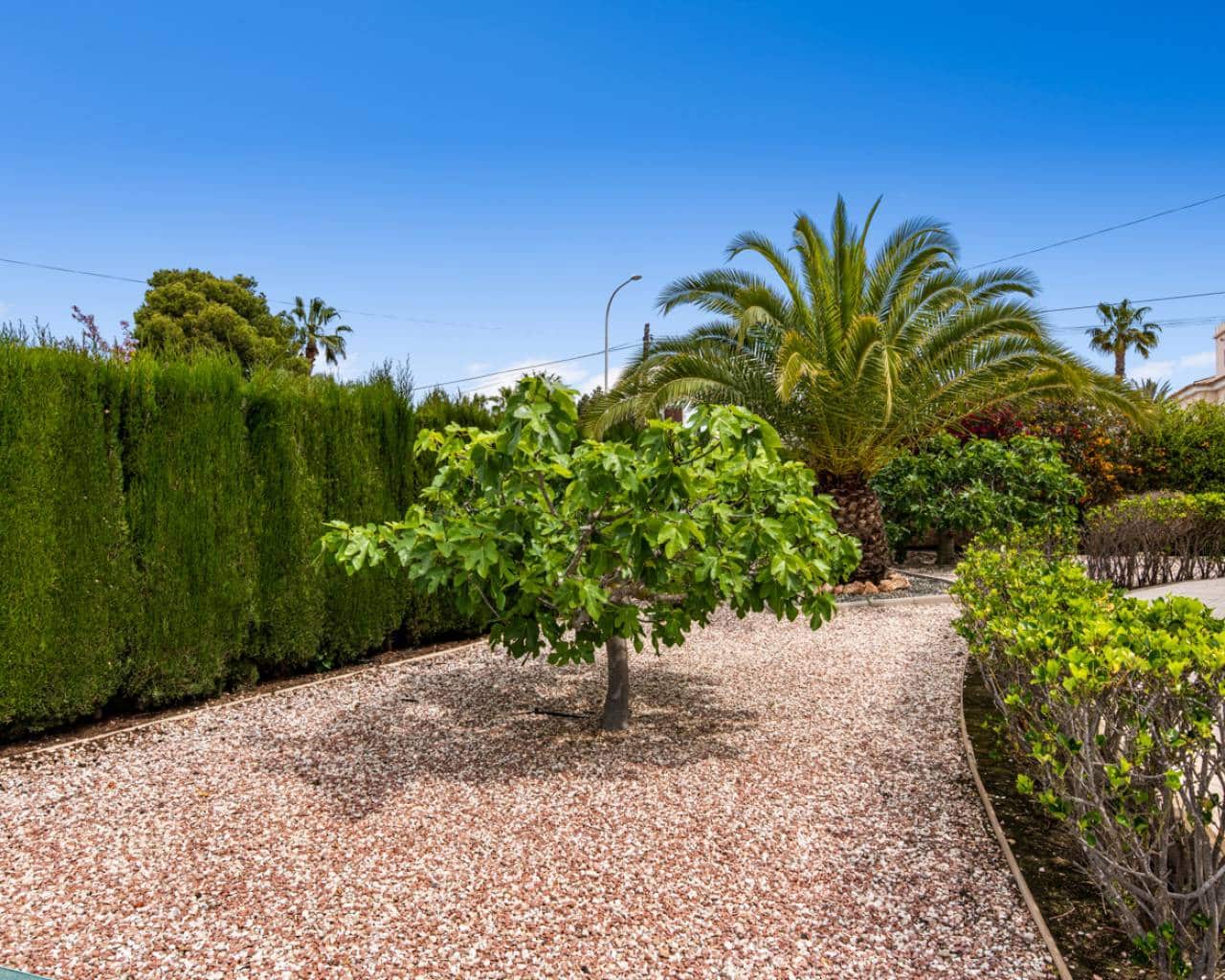 4 bedroom Villa for sale in Ciudad Quesada with pool garage - € 580,000 (Ref: 10164779)